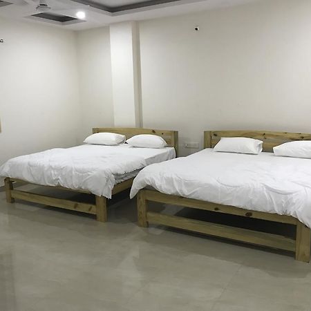 Avigna Lokesh Hotel Chik Bānavar Exteriér fotografie