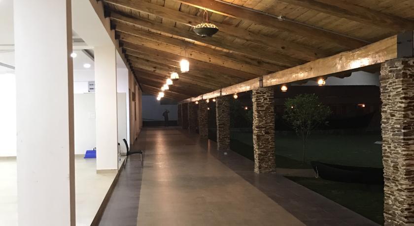 Avigna Lokesh Hotel Chik Bānavar Exteriér fotografie